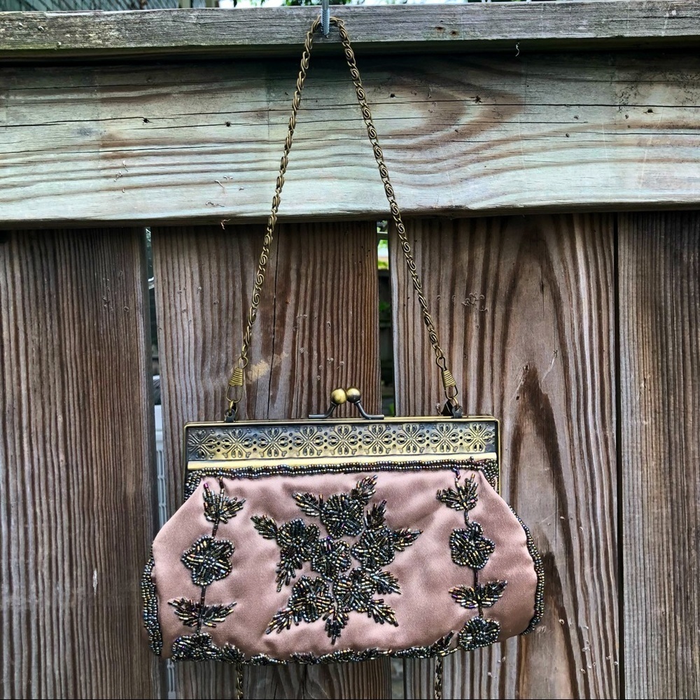 𝅺(SOLD) VINTAGE beaded beauty - Picture 14 of 16